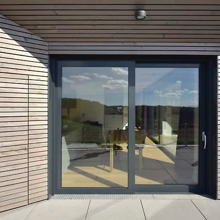 Tinyhaus Adam Фрайамт